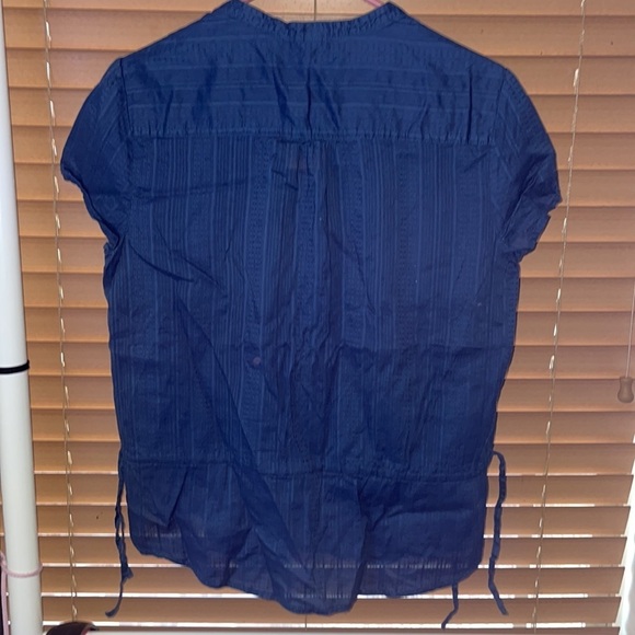Sonoma life + style blue button up blouse. Size M - Picture 4 of 5